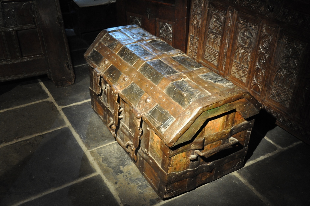 jackie_simonini's tweet photo. A rare late 15th/ early 16th century english elm, leather and iron bound standard. Circa 1500.
https://t.co/mMLiYUGz7b
#englishelm #antiquechest #oakcoffer #oakchest #oakfurniture #antiquefurniture https://t.co/pfNwPEVWSS