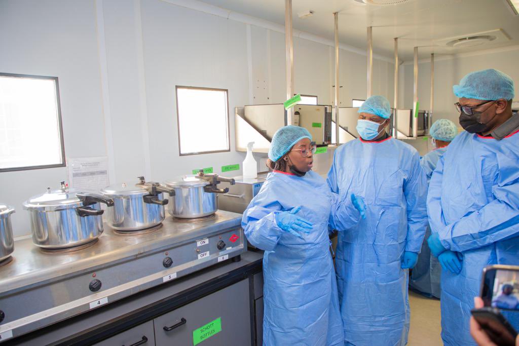 David_Makhura's tweet photo. Today we are spending the day undertaking tours at various Centres of Excellence at TUT with @ProfTinyiko as we continue to build partnerships with various universities. The visit follows a commitment I made during the launch of the Institute for the #FutureOfWork in October 2021 https://t.co/ENJHc4haGv