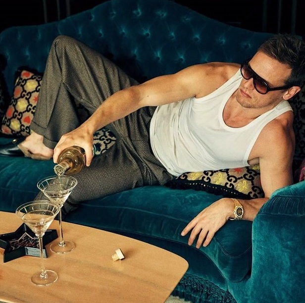 LadyT510's tweet photo. ~ Royal Suite by Gucci ~The Savoy's Gucci Suite~

Most Remarkable Hotel Suite in the World and a Fitting Host for Sam &amp; Charlie Gray's 2022 reunion

#charliegraystudio @Charlie_Gray_ @gucci 
@SavoyLondon  #SamHeughan @SamHeughan  @Sunspelclothing @squaremile_com https://t.co/ncQiu7Hhjh