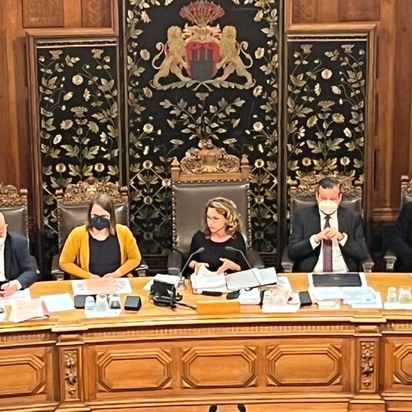 buergerschaftHH's tweet photo. Bürgerschaftspräsidentin @carola_veit eröffnete die 46. Plenarsitzung nach über 2 Jahren wieder im Plenarsaal. https://t.co/AWfr0xpwzZ