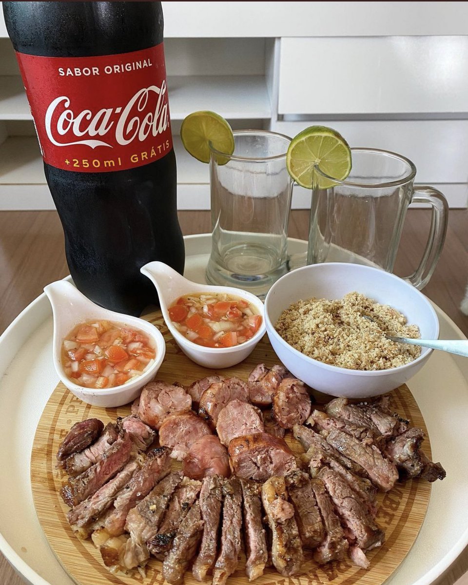 deliciasofc's tweet photo. resenha que eu queria https://t.co/Vs61ejAiw0