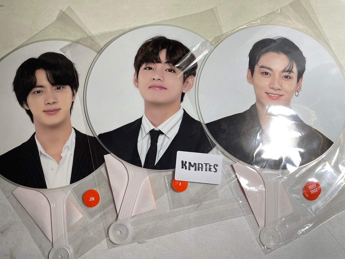 KMatesOS's tweet photo. #KMatesOnhands 

BTS PTD OFFICIAL MERCH 

(3) IMAGE PICKET 
🏷️Php 750 + sf
-Jin
-Taehyung
-Jungkook 

Dm to order!💖 https://t.co/6cwUYALcKt