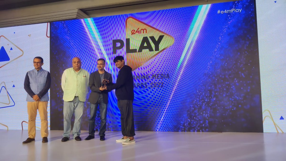 e4m Live tweet media