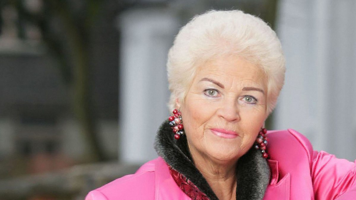 Happy 80th birthday to the truly iconic Pam St Clement! 