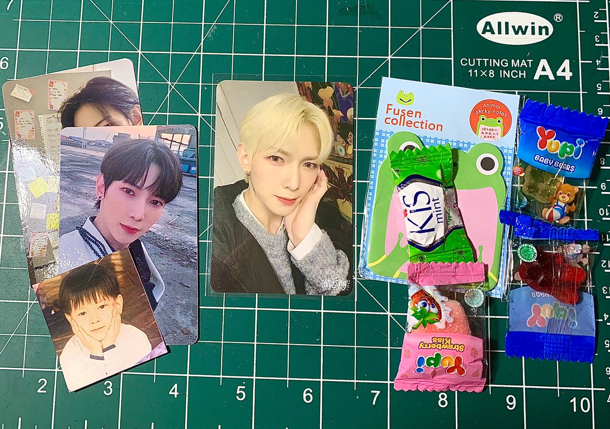 *ੈ✩‧₊˚ today’s mail! 💌 🕊

akhirnya yeosang topang dagu pulang🤩 thank you so much <a href="/wucyeoun/">totole</a> for trading with me!!🤍