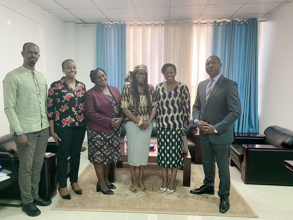 Late yesterday, The ED @ouliechristy met with <a href="/JA_Africa_/">JA Africa</a> CEO <a href="/favoredSSN/">Simi S Nwogugu</a>, Discussions focused on exploring potential areas of collaborations between the institutions.

#ycaonthescale