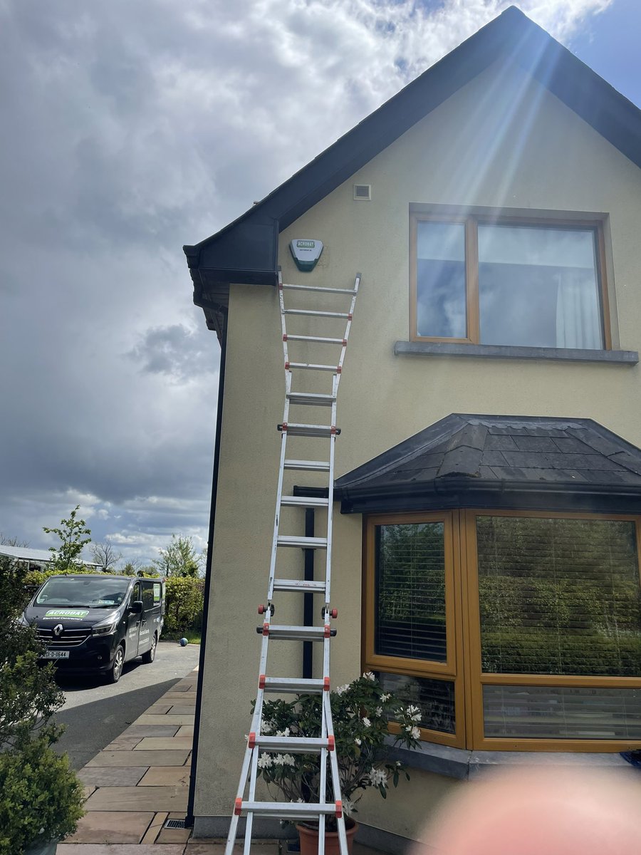 Acrobatirl's tweet photo. Installing a new Monitored Alarm System in Co.Dublin . Need a new alarm system or upgrading an old system get in touch for quotation.  Easy payment plans available also https://t.co/tUNTDX7obO