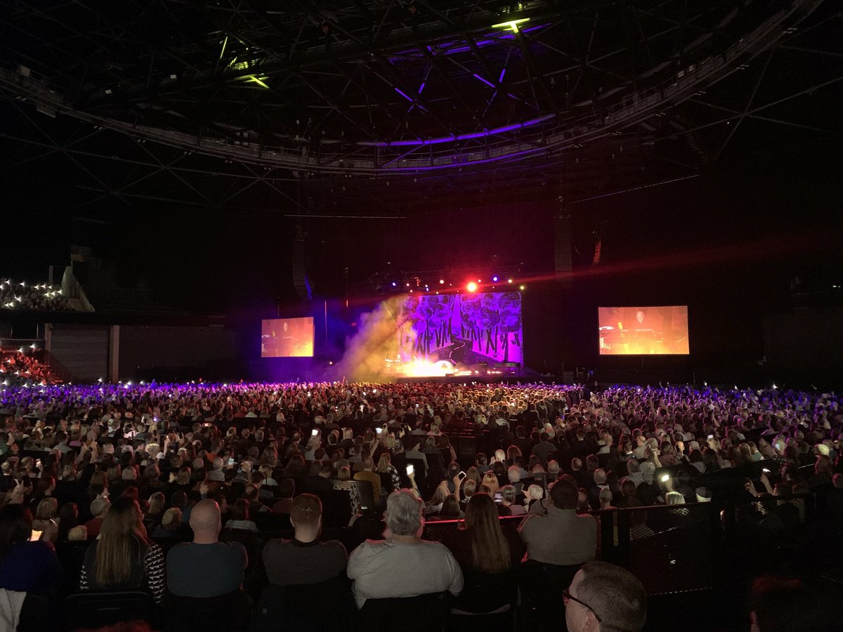 ro5ward's tweet photo. First time seeing @BillBailey and won’t be the last. Think we all need a good laugh and he certainly delivered! 🐌🐌🐌 https://t.co/XF0ktgjGqS