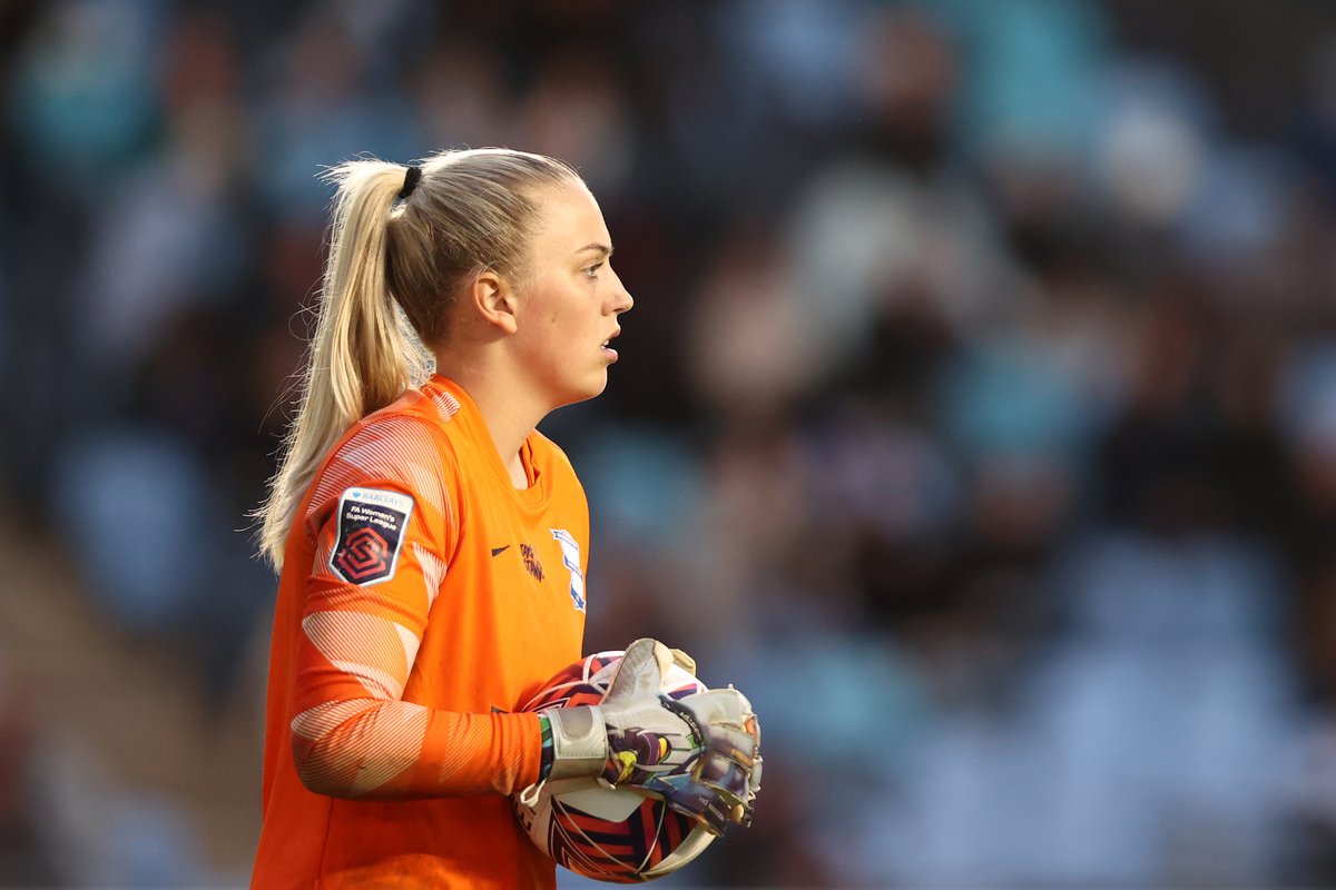 ManUtdWomen's tweet photo. โน๏ธ We can confirm @EmilyJRamsey has returned to the club following the culmination of her loan spell at Birmingham City.
Welcome back, Rambo! ๐งค
#MUWomen https://t.co/mrzOl1gXT2