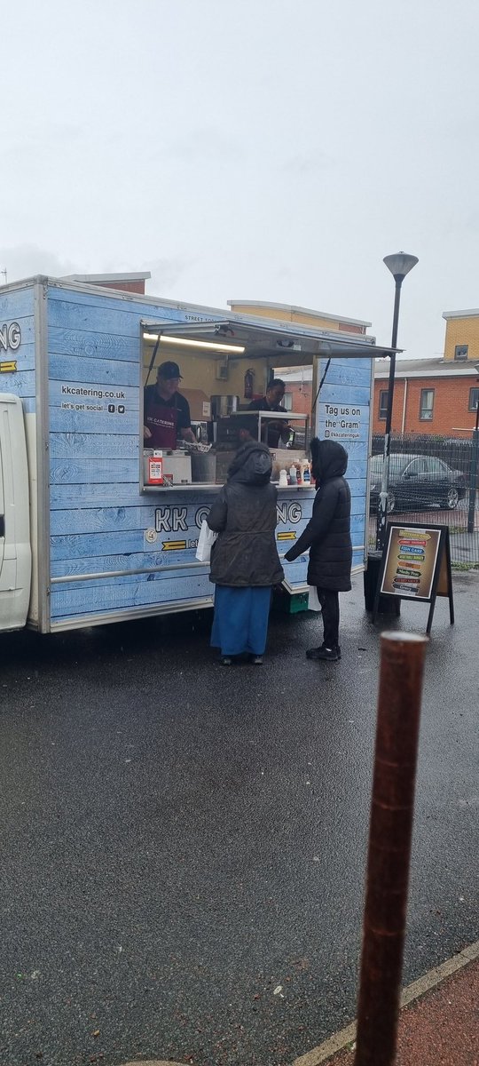 BeckyMSV's tweet photo. So lovely to get out and about speaking to tenants and our Senior Leaders 💚 Planting, freebies and  Nibbles and natter at Gerry Wheale Square, with free fish and chips! @MSVHousing #socialhousing #community #care https://t.co/47Il4aWA0q