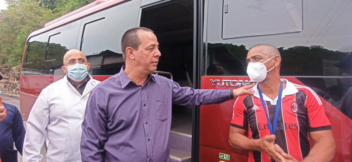 El Dr. <a href="/japortalmiranda/">José Angel Portal Miranda</a>, Ministro de Salud Pública de Cuba, destacó el compromiso y la responsabilidad de los colaboradores de la logística para asegurar los servicios asistenciales, viendo en ellos sólidos baluartes de la Misión Médica Cubana en Venezuela. 

#CubaPorLaVida