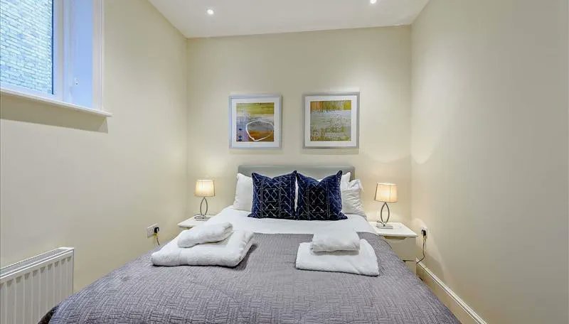 PropertyExperts's tweet photo. Hamlet Gardens, situated opposite Ravenscourt Park is a highly sought after location in W6, within walking distance of Ravenscourt Park tube and within Westcroft Square conservation area. Hamlet Gardens comprises beautiful and sympathetically restored red brick Victorian mansion. https://t.co/vI1lPd0rwu
