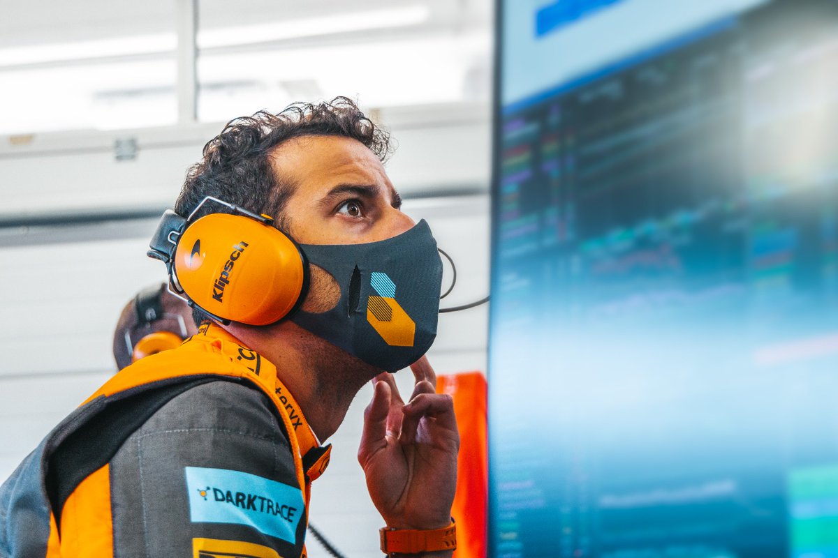 Pleased to welcome our new partner <a href="/VMware/">VMware</a> to the <a href="/McLarenF1/">McLaren</a> family!

This technology-driven partnership will provide our team with multi-cloud app innovation to keep us connected and efficient throughout the season 👊