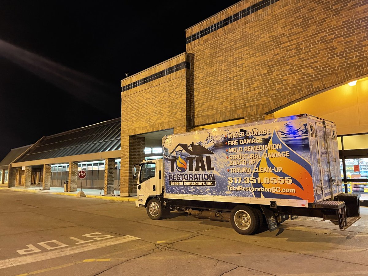 TotalR's tweet photo. Our team was called out in the evening to a commercial water loss caused by fire. Our water team worked quickly so our client could get back to business. Call a team you can trust 24/7, 365 at 317-351-0555.  #WinDaily #TRNation #TrustThatBuilds #Kustom #WaterDamage #FireDamage https://t.co/PUK15QHOjj