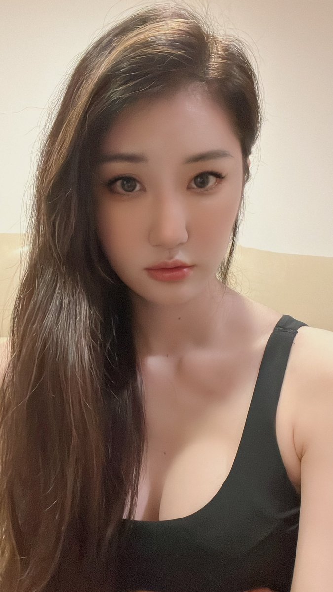LinVivi01's tweet photo. 目前還沒確診的人
都是顏值高的人
例如我 😍

https://t.co/H9L62mE3WP
系列性感圖在此 https://t.co/sSybgiedmU