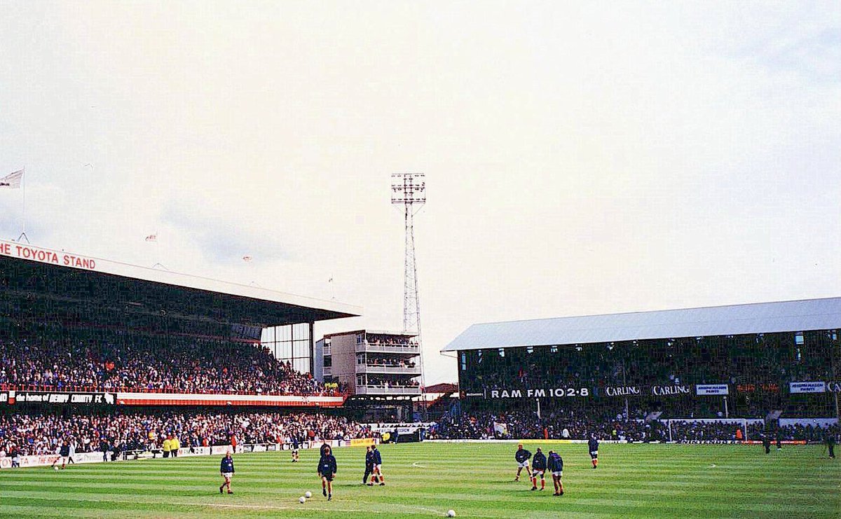 phillowe1's tweet photo. 25 years ago we said goodbye not just to the BBG but to The Ossie End, The Normo End, The Columbo, The Popside, the C Stand, The Paddockโs, The Ley Stand, The Baseball Hotel, The Cambridge, The Vulcan, The Chestnut, the whole atmosphere on the walk up to the ground, the chippy ๐ https://t.co/W8b5xhlLrJ