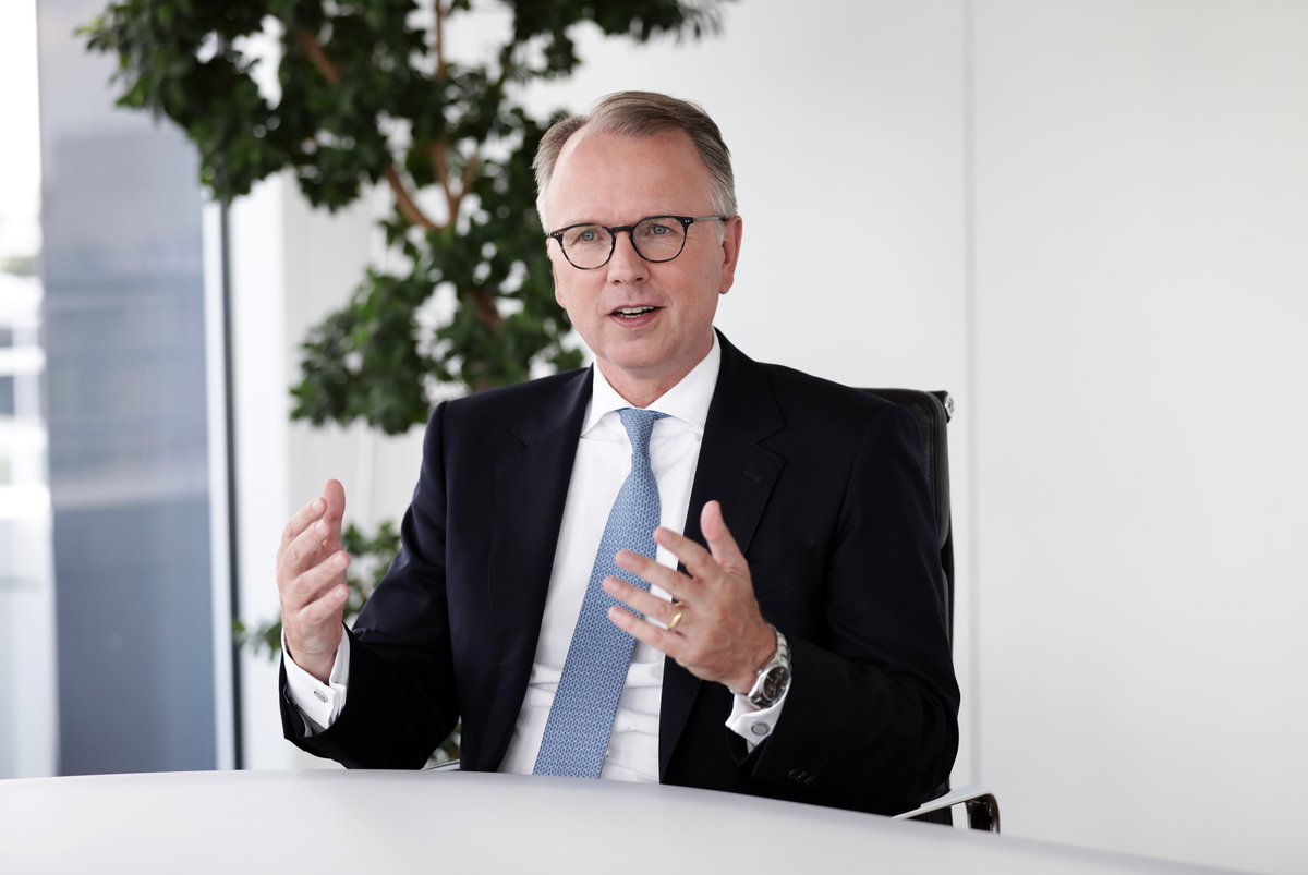 Deutsche Leasing tweet media