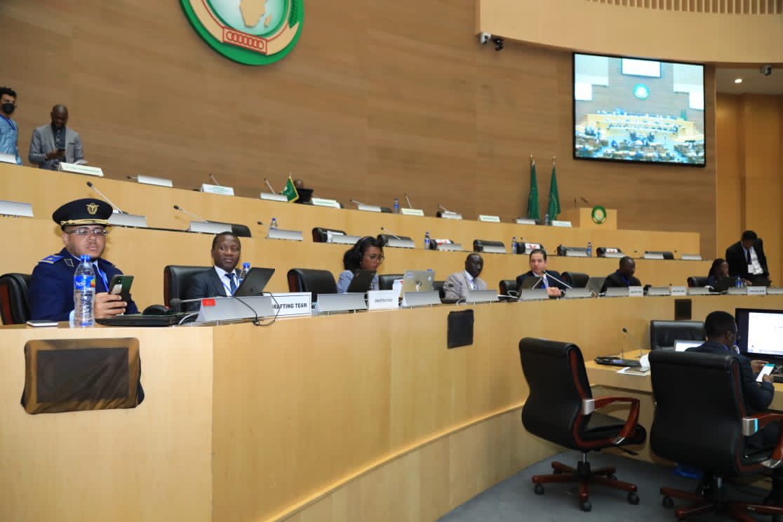 AUC_PAPS's tweet photo. Maj. Gen. Mamadou Gaye of #Senegal as Chair of the #ACDSS reiterates some of the recommend’ns of the Report of the Mtg of Experts;Highlights the efforts by #AUC, #RECs/#RMs to scale up their capacities to mobilize finances to enhance the full operational capability of #ASF https://t.co/az8LM5JNv1