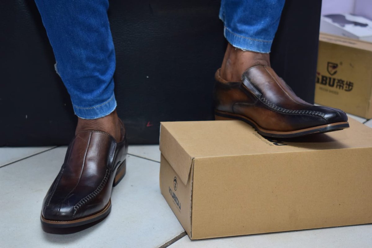 UApparell's tweet photo. Quality official  wear with genuine rubber sole which are pure leather.
Available at a crazy  offer of  1999/=
Call/App 0707390310 for orders/delivery #Kenya Vs Uganda#Kalonzo https://t.co/CoL1scn6FP