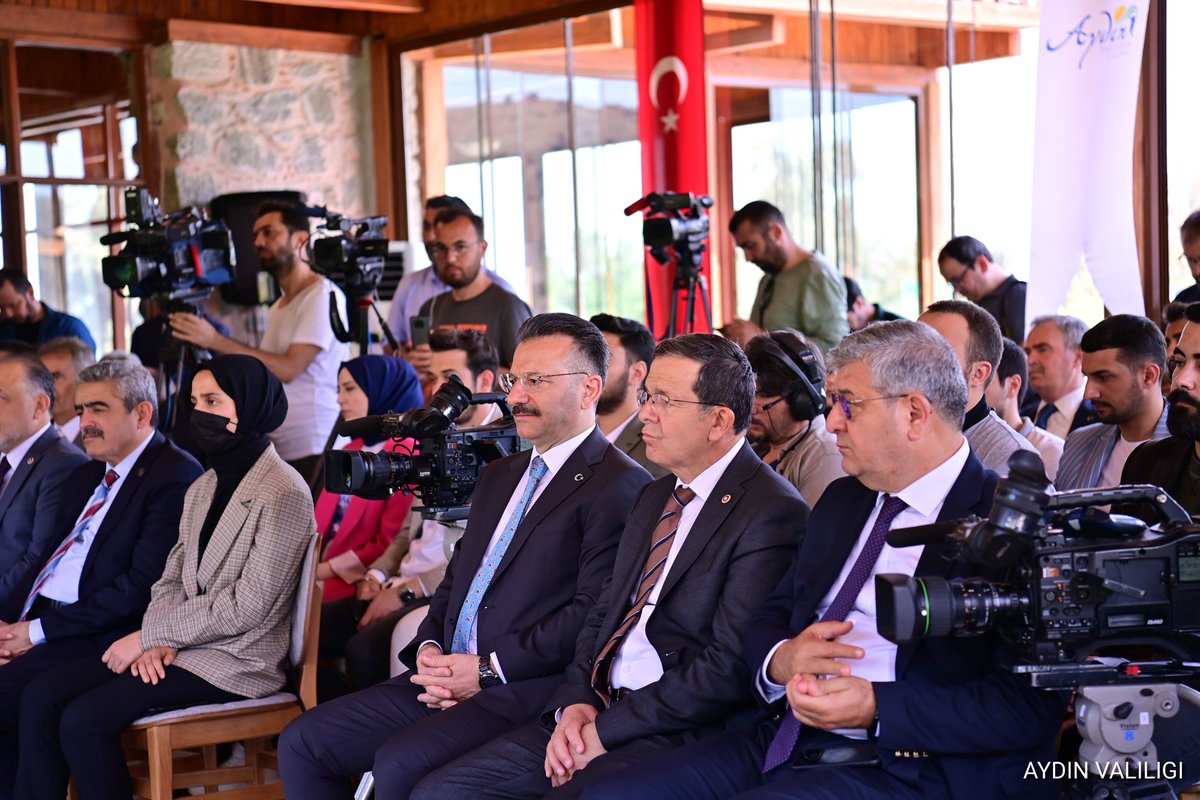 AydinValiligi's tweet photo. İçişleri Bakanımız Sayın Süleyman Soylu ve Valimiz Sayın Hüseyin Aksoy’un katılımıyla Adnan Menderes Müzesi’nde 14 Mayıs 1950: Demokrasiye Geçişin 72. Yılında Adnan Menderes ve Türkiye Demokrasi Tarihi forumu düzenlendi. https://t.co/LEs8HXw7jY