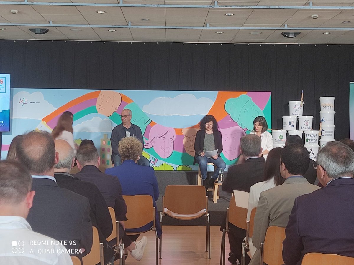 Etorkintza's tweet photo. Reflexiones de Arantza Atxa @ONGDeuskadi, Carlos Askunce @REASEuskadi y Mari Jose Cano @fedeafes sobre el impacto de los #ODS en la celebración del Día del Tercer Sector Social en Euskadi.#Agenda2030
¡Aún queda mucho por pintar! #transformaTU https://t.co/GmUmL5QiSH