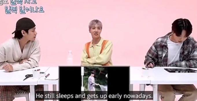 maanranda's tweet photo. 🐻 : sleeping next to me
🐻 : his snoring is quite insignificant
🐰 : V woke me up
🐻 : he still goes to bed early and gets up early
The last one gives it away! How would he know about the other’s sleeping habits?
#taekook #nasia
🖇 taekookcolorfulove https://t.co/oRwrW5Tvwo