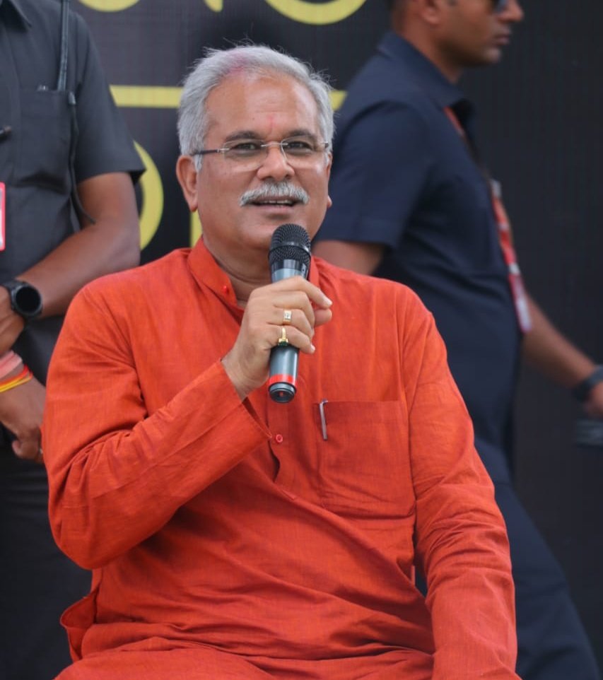 “जब मेहनत का फल मिलता है तो आत्मविश्वास और अधिक बढ़ता है।”

- मुख्यमंत्री श्री भूपेश बघेल जी