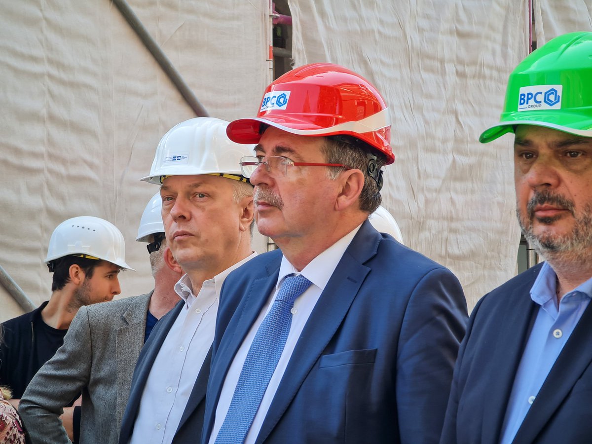 Bezoek aan de werf van <a href="/Usquarebrussels/">Usquare.brussels</a> om te zien hoe ver de werken er gevorderd zijn. Zo zal de site onder meer worden opengesteld naar de stad.