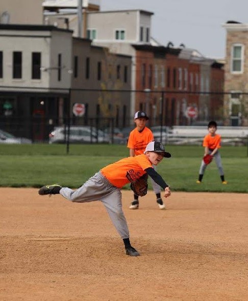 mcglynn3's tweet photo. I've been spending a lot of time watching my son play baseball lately. As I watch the kids and coaches in awe, I often find myself thinking about this topic: What do we get right about Little League that schools can learn from? A thread (1/8) https://t.co/7An3JLPSpu