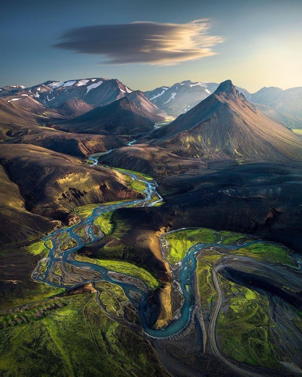 BintingM's tweet photo. Stunning views of the Icelandic highlands 🇮🇸
IG: simona_br_photography
#NaturePhotography #nature https://t.co/yckYskrfH2