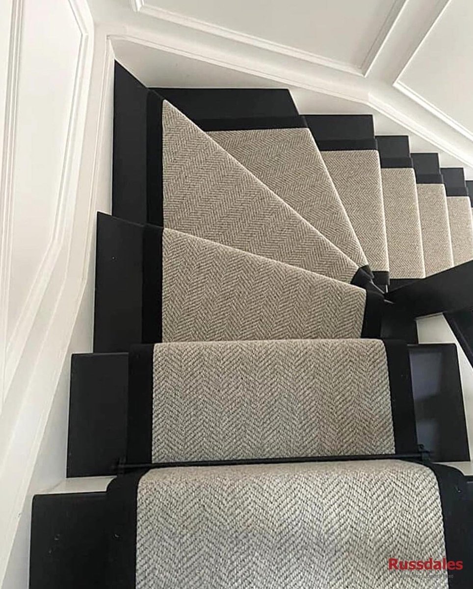 russdalesfloor's tweet photo. Brockway Carpets Windermere Weave #stairrunner with black fabric edge and Jubilee #stairrods fitted to our clients' home! 

If you are thinking of buying a new floor, book your appointment and visit us! 
https://t.co/4AW3kW3tLX 

@brockwaycarpets @StairrodsUK https://t.co/D1IY68cw2h