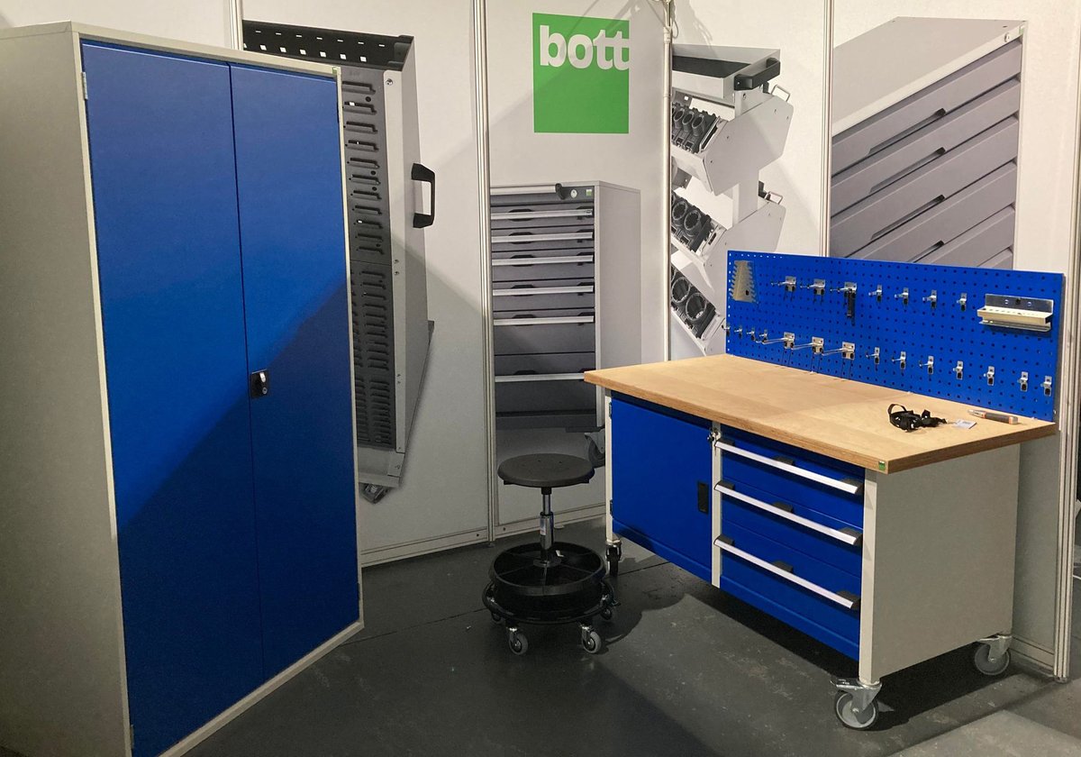 Bott_Ltd's tweet photo. We're at the @RSComponents #RSConnect event over the next couple of days. Why not come and connect with our team? See us on stand B14 👋

#UKmfg #StorageSolutions #WorkplaceStorage #CustomWorkshop #Networking #Business 

#worksmartbott https://t.co/mJexDcFEuY