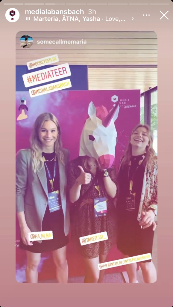 Luisante's tweet photo. Heute gibt‘s in Augsburg die schönste Kooperatio unserer Marken beim #rocketeer2022! @StartIntoMedia, @medialabansbach und @MediaLabBayern sind vor Ort mit Ständen, Vorträgen, Cocktails und eigenem Insta-Filter! 🙌 https://t.co/0JYPUM2wAK