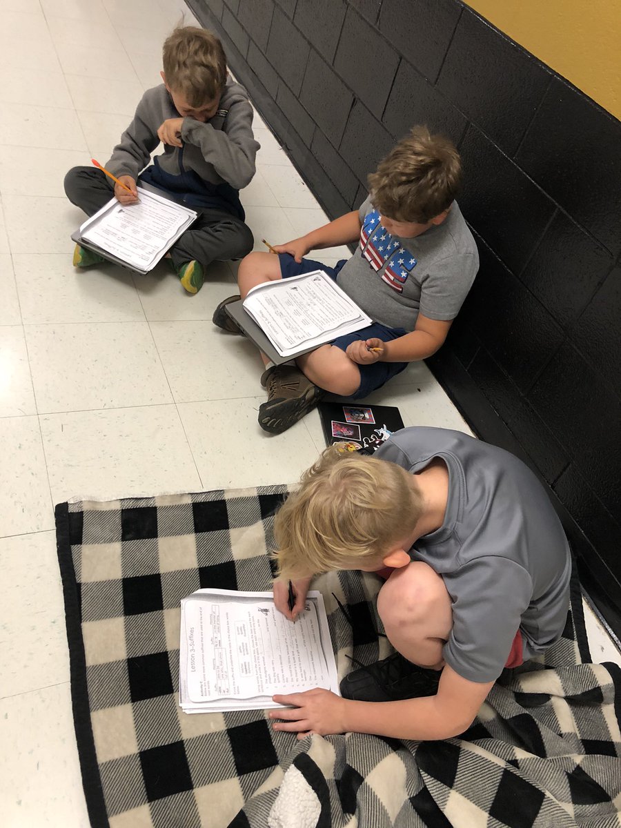RhondaBur1501's tweet photo. Working on Word Roots ~ love listening to their conversations. @ves_tigers #ignitelearningbcps https://t.co/UOPcoLuNGH