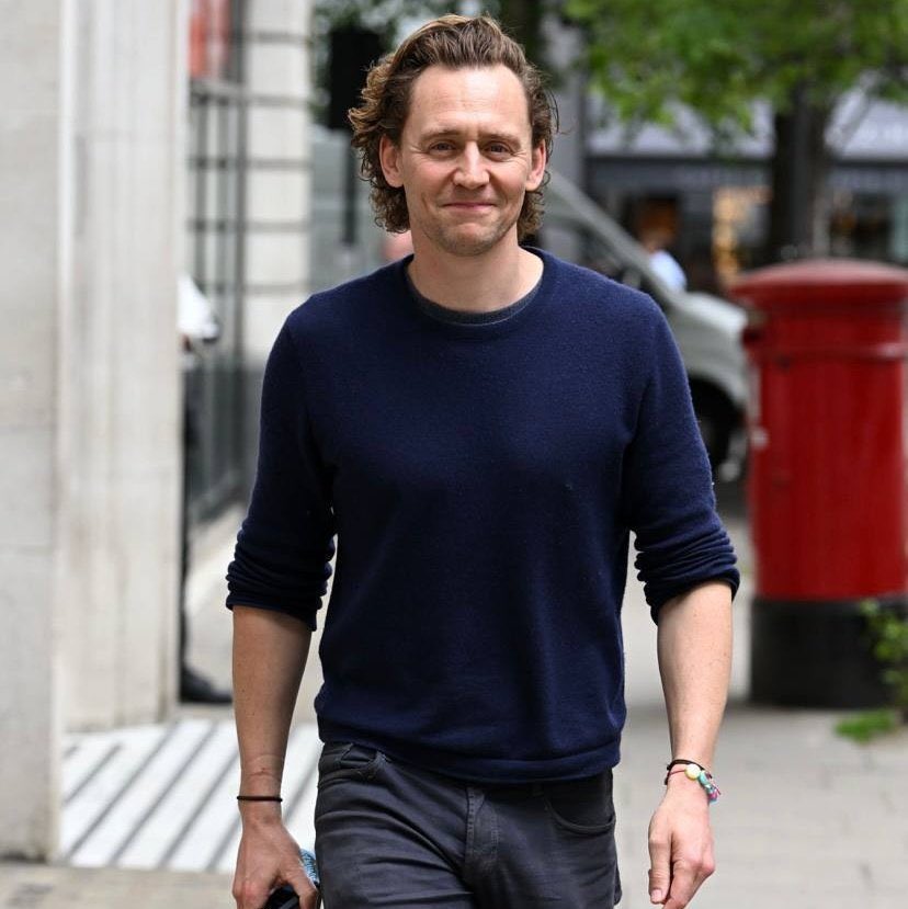 hiddlesdarlin's tweet photo. LOOK AT HIM https://t.co/ibra8aoFkB