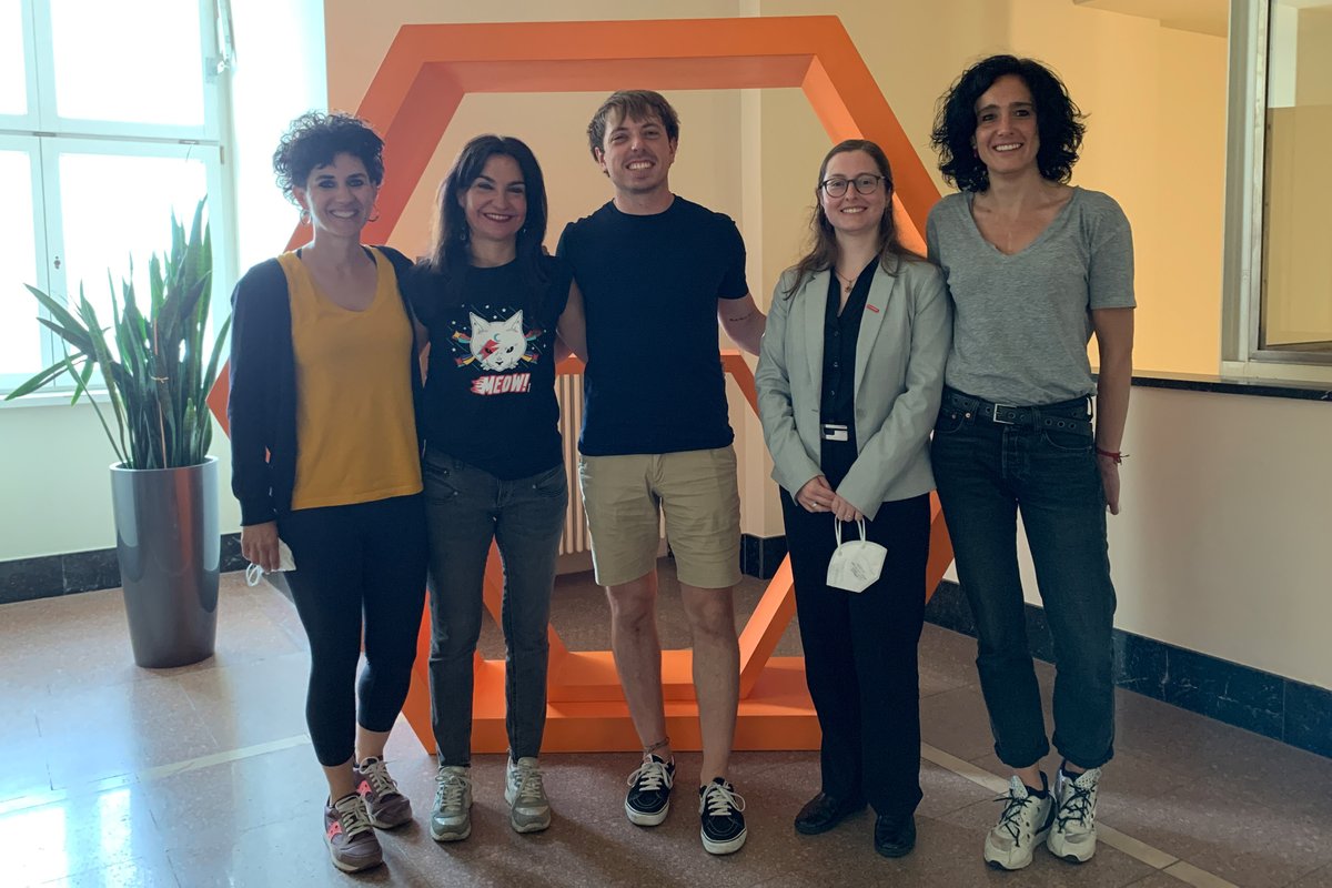 ZDH_news's tweet photo. Heute zu Gast im #ZDH: Berufsschullehrerinnen und -lehrer der @MekaElgoibar aus Spanien, die sich im Rahmen von #SCIVET zum dualen Berufsausbildungssystem in 🇩🇪 informiert haben. https://t.co/dQXKzoQEyV