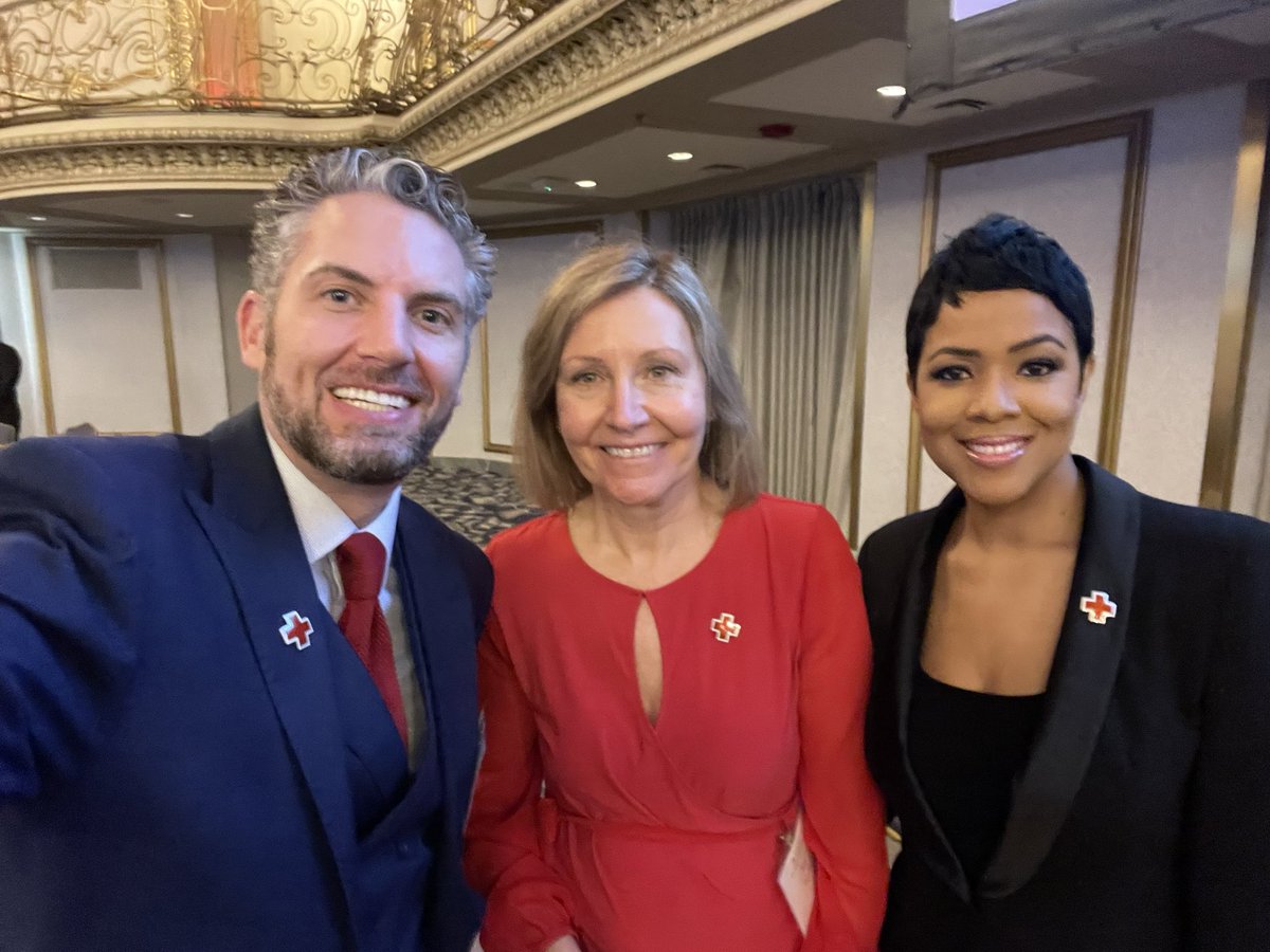joysquier's tweet image. It’s almost go time! #RedCrossHeroes. Proud to be alongside our friends CBS Chicago. Thank you Brad Edwards Irika Sargent!  12 Amazing Heroes Stories to tell today! @tvbrad @IrikaSargent