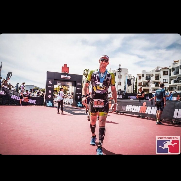 Congratulations to @adamphillipstrihard at last weekends @ironman Mallorca wearing our mens muddy rebel trisuit 

#trisuit #ellementri #ironman #triathlon #swimbikerun instagr.am/p/Cdap9zeIL0w/