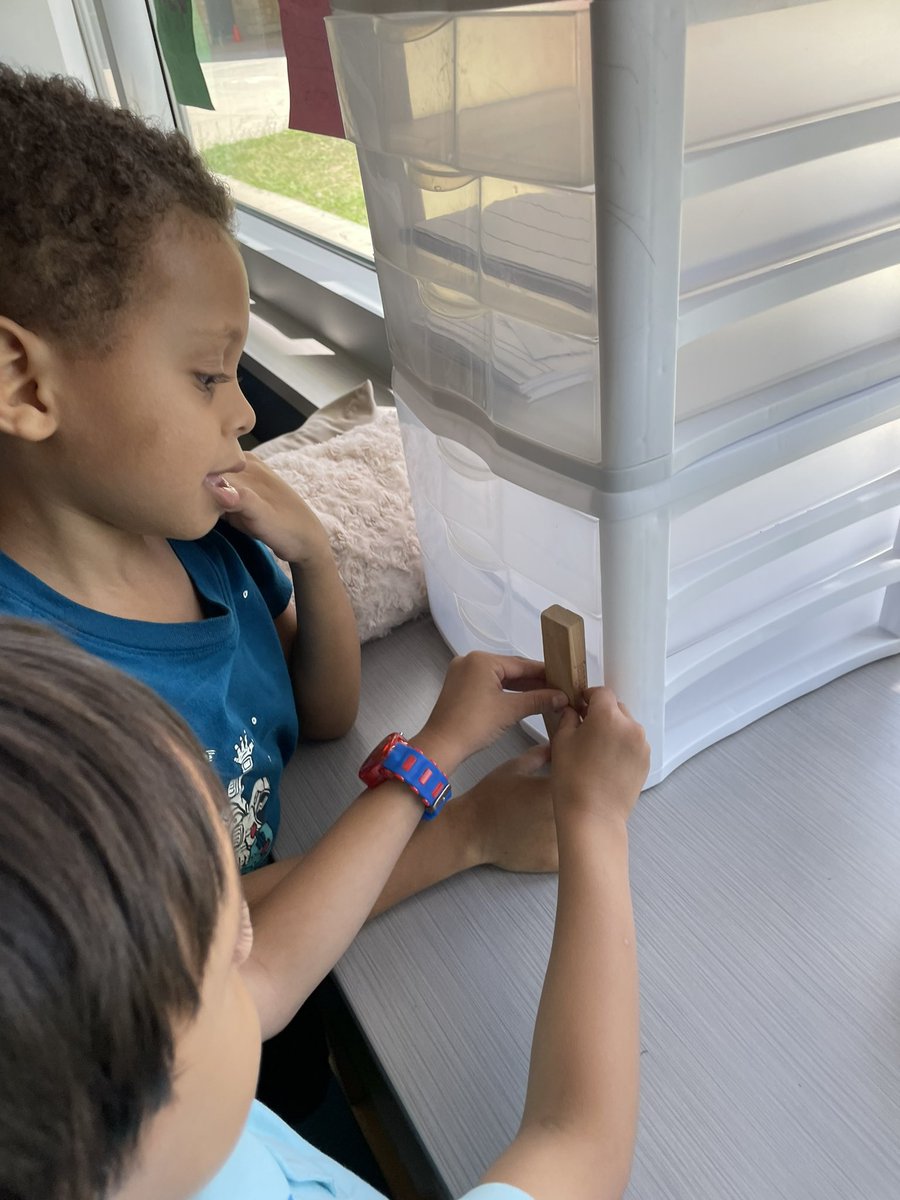morgankinder2's tweet photo. Today we explored all about MEASUREMENT! We learned that we can use nonstandard units to measure the LENGTH of an object! 📏#bengalpride https://t.co/Tx5hI76NRG