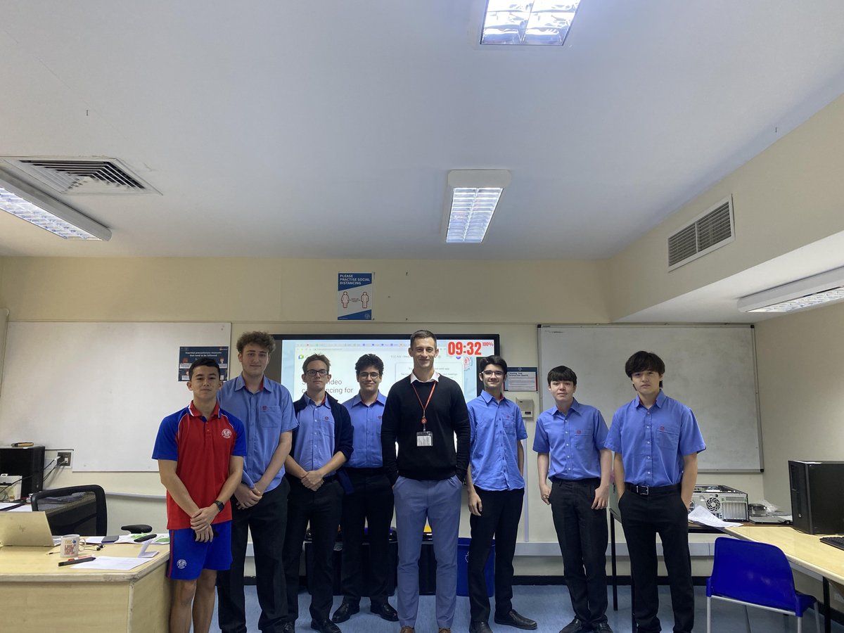 #Stcbh #Computing GCSE Computing students ready for their final exam on Friday after some intense revision. Good luck!