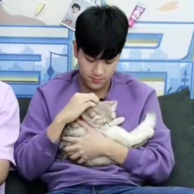triplenbf's tweet photo. imagem com conteúdo sensivel

#GangnamxOhmNanon https://t.co/iEts8ntFbQ