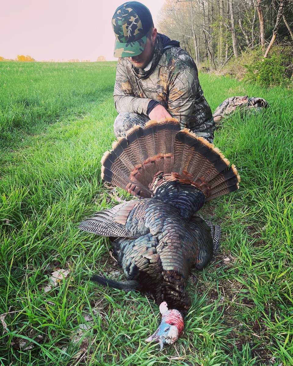 tattoosandtines's tweet photo. In @kaleb_copenhaver quick fashion, he got it done today!!
#hat #tattoosandspurs #turkeyhunting #turkeysbefloppin #turkeyseason #hunting #lifestylebrand #adventure #builtforthewild #outdoors #hunt #photooftheday #apparel #wild #explore #exploremore #travel #adventureoften https://t.co/oAdwMDjK3o