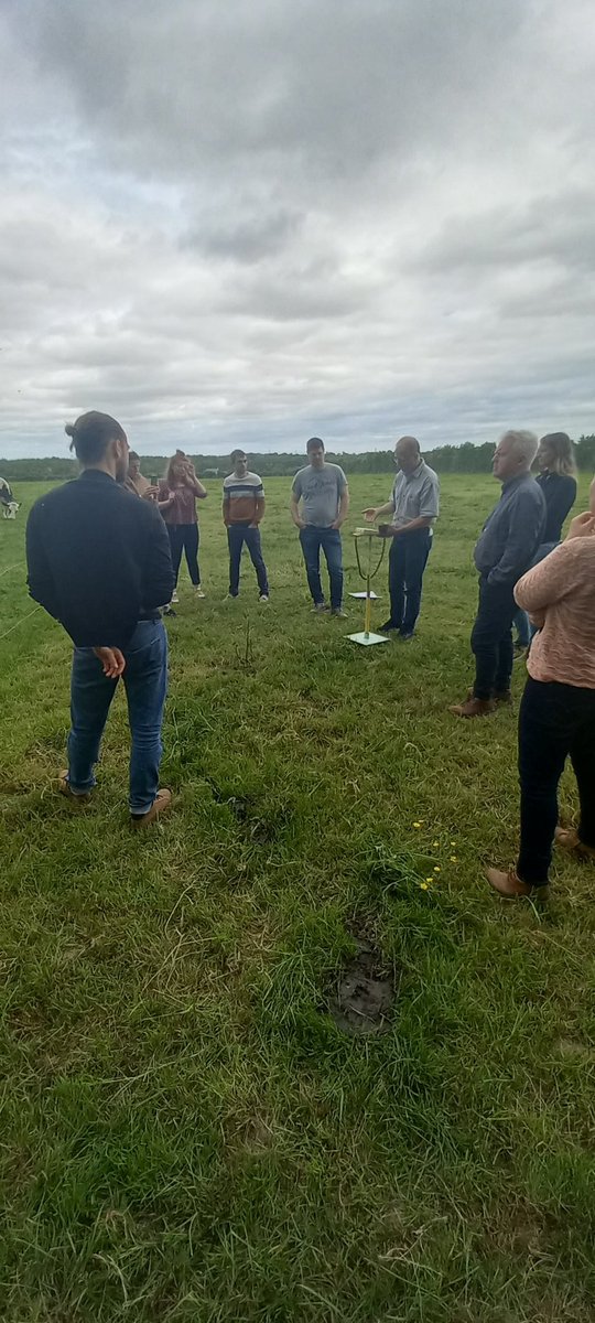B_Rouille's tweet image. 🚨 #GrASTech meeting in 🇫🇷

Methane emissions #LMD, pasture allowance, speed intake, milk production, maize silage in the morning or evening 

Exchanges on field for the partners 🐄🌤☘