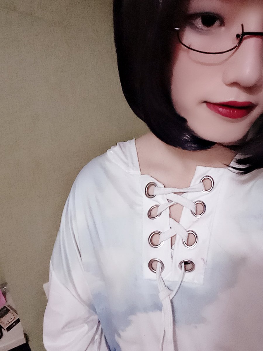 ash5119377's tweet photo. 没有锁骨😂
#重庆伪娘 #伪娘 #女装子 #女装男子 https://t.co/zm9u6TZKXa