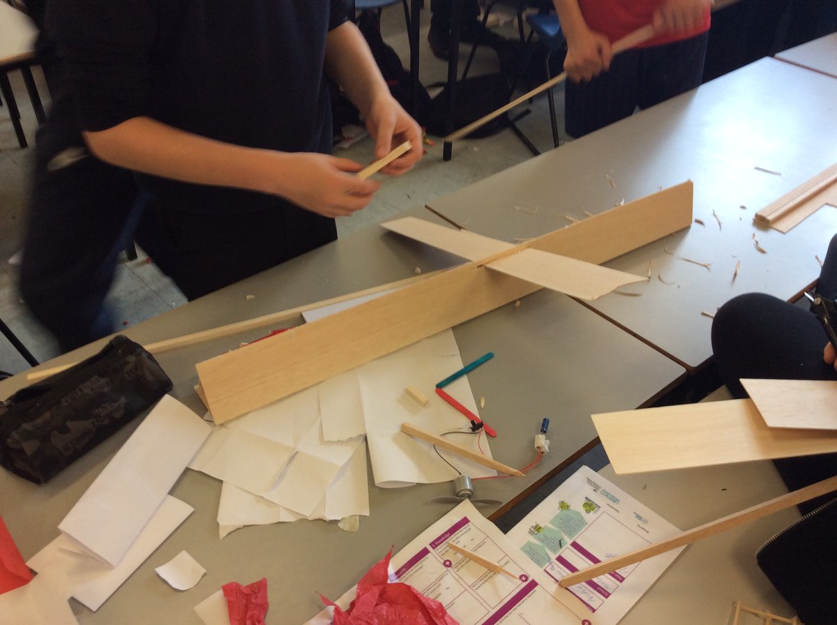 Huxlow_DT's tweet photo. Year 9 really enjoyed working with the @SmallpeiceTrust  @STEM day as they worked together with an aviation theme @Huxlow @HuxlowF 🛩️🛬 https://t.co/PtvxWfwstw