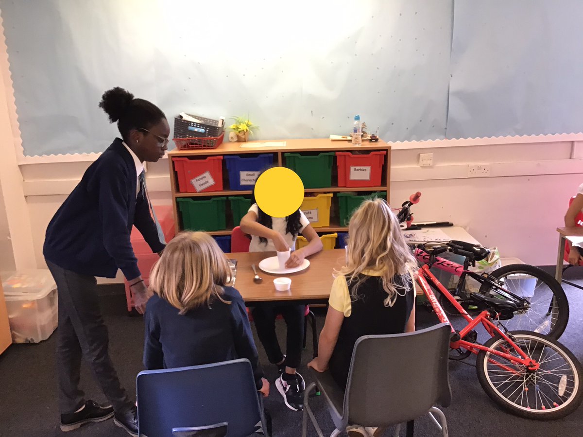 MrsChalmers3's tweet photo. Our amazing @YoungSTEMLeader’s have been running lunchtime clubs for children throughout the school. The P4/3 children loved creating volcanoes and watching them explode! @STEMglasgow @BarmullochP https://t.co/EhbXwr90aG
