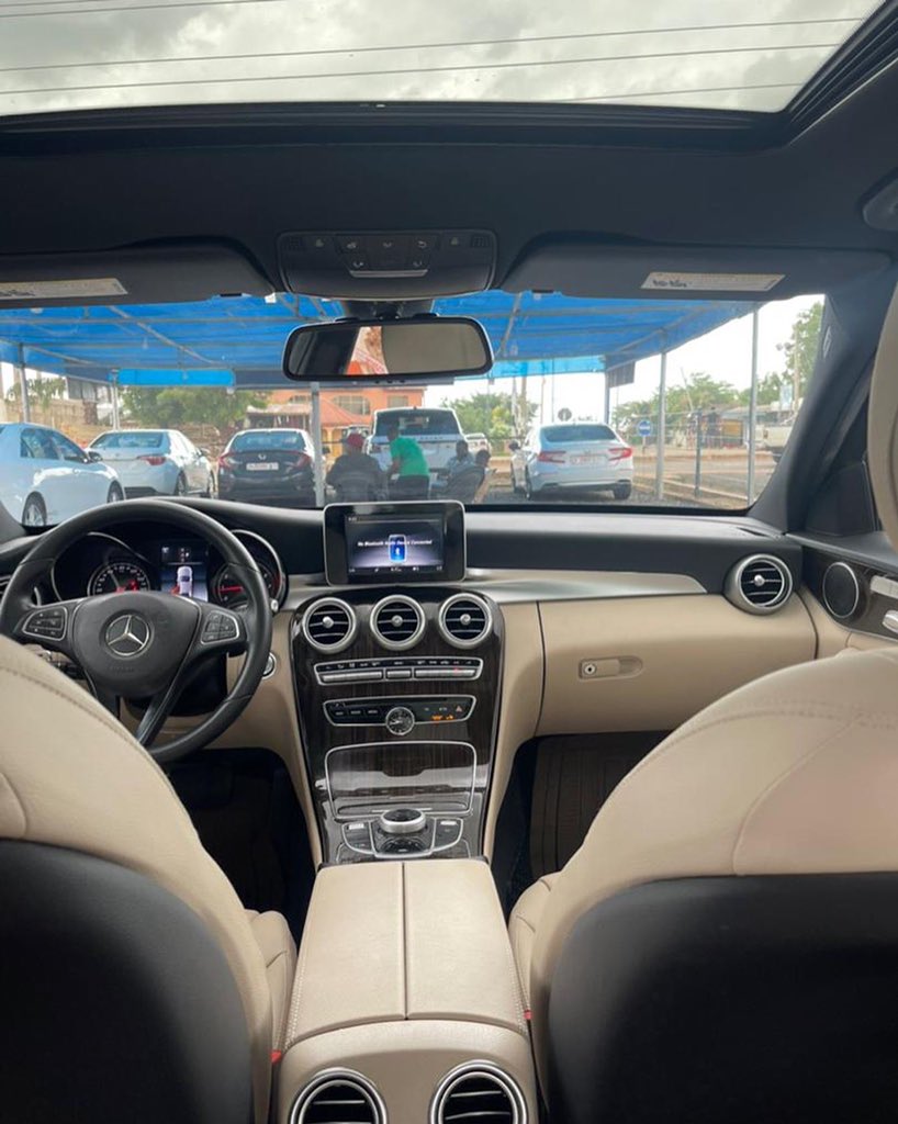 KellyBmotors's tweet photo. 2018 Mercedes Benz C300 4Matic 
Sunroof 
Ceramic leather seats 
Reverse camera 
Push to start 
Very clean interior and exterior 
Price: 168,000 cedis 
Call/WhatsApp: 0503333150 https://t.co/RLkK0pGkRN