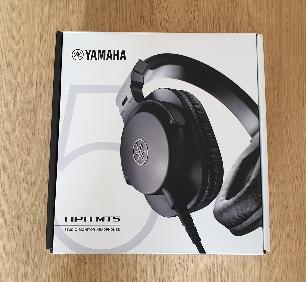 x_DeadPixels_x's tweet photo. New headphones day!
Looked at loads online lately, then seen these @YamahaUK HPH-MT5's mentioned in a review as comparable to others 2 or 3 times the price. Actually blown away! lol.

Don't even care they're not wireless, both the Steelseries and The Astro's are now redundant😂 https://t.co/EjXPygKNQH