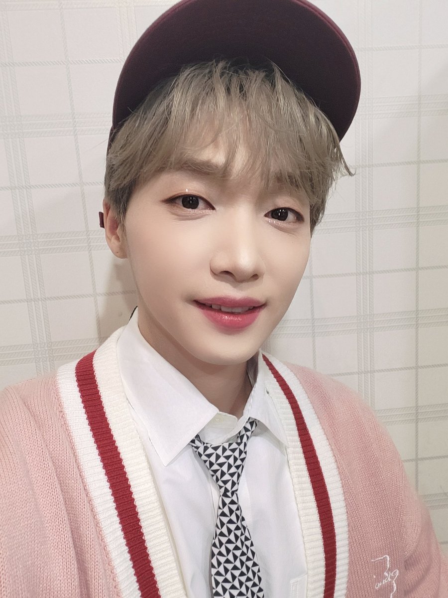 jeongsewoon_twt's tweet photo. [#정세운]
JEONG SEWOON
COMEBACK SHOWCASE
<Where is my Garden!> 완료! 🌷

세운이의 정원에서 함께 보낸
롤러코스터보다 짜릿한 시간 🎢

💜 진짜는 이제 시작이야 💛

#JEONGSEWOON
#Where_is_my_Garden
#RollerCoaster #롤러코스터
#정세운_롤러코스터_출발합니다 https://t.co/tBAS10NtME