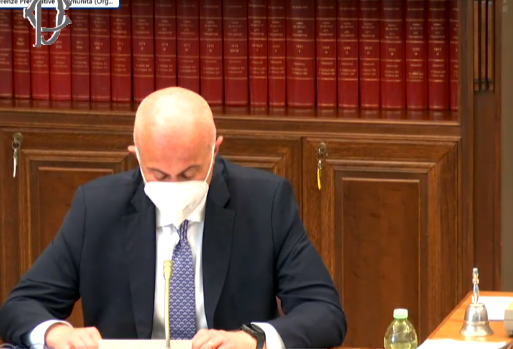 Diritto di voto #italianiallestero, in Giunta delle #elezioni audizione del Ministro <a href="/FedericoDinca/">Federico D'Incà</a> - <a href="/RapportiParlam/">Dipartimento per i Rapporti con il Parlamento</a>. Diretta: bit.ly/Audizione_Elez… #OpenCamera